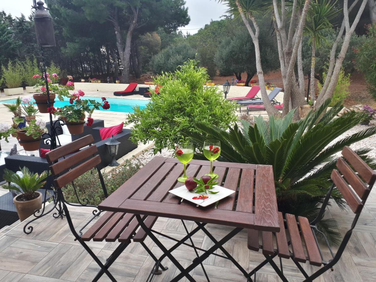 La Couloumine Otel Salses-le-Chateau Dış mekan fotoğraf